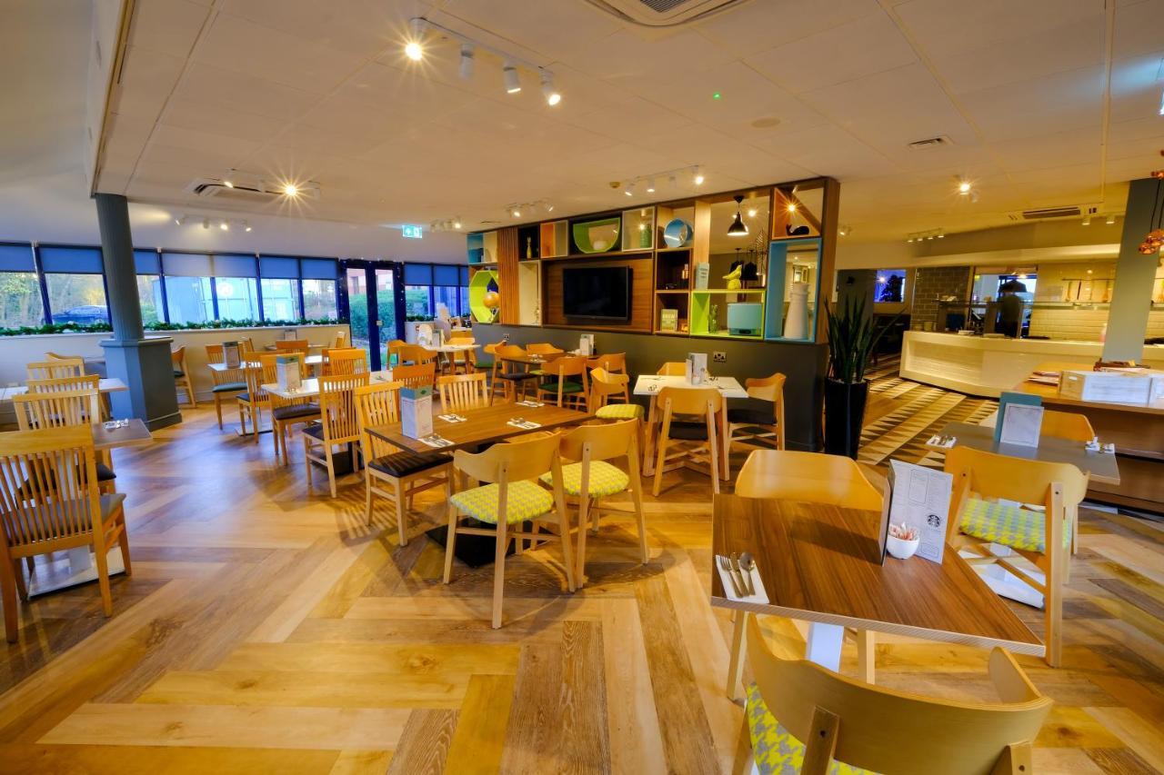 Holiday Inn Warrington By Ihg Exterior foto