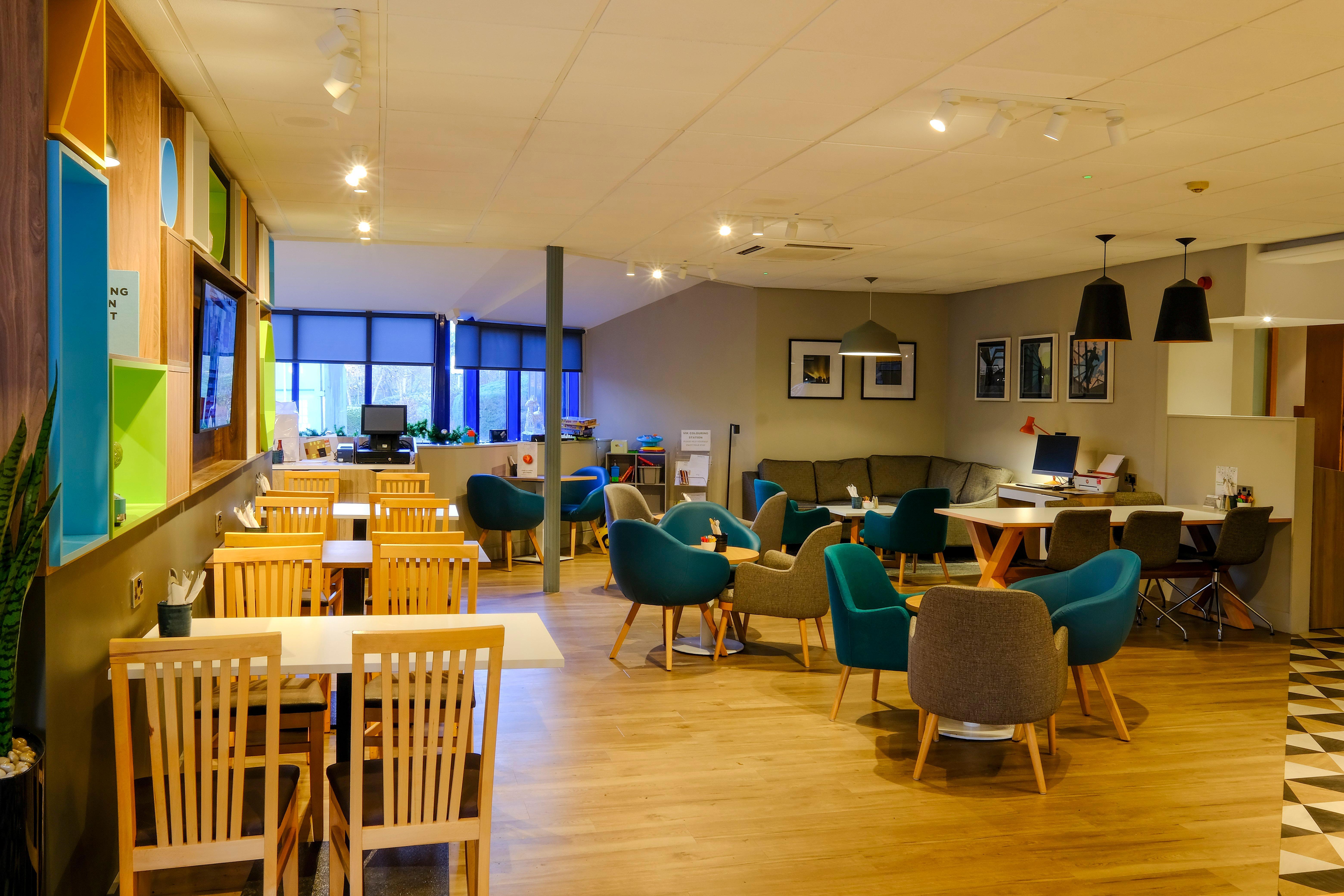 Holiday Inn Warrington By Ihg Exterior foto