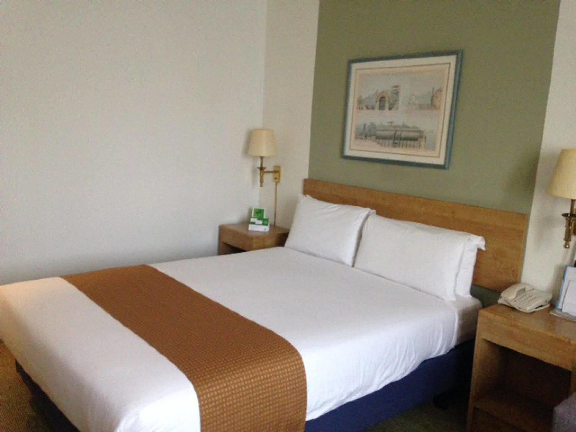 Holiday Inn Warrington By Ihg Exterior foto