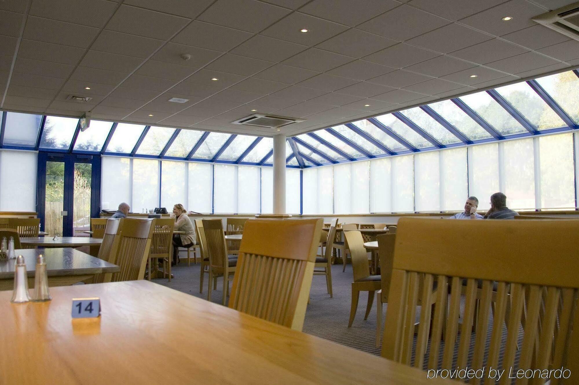 Holiday Inn Warrington By Ihg Exterior foto